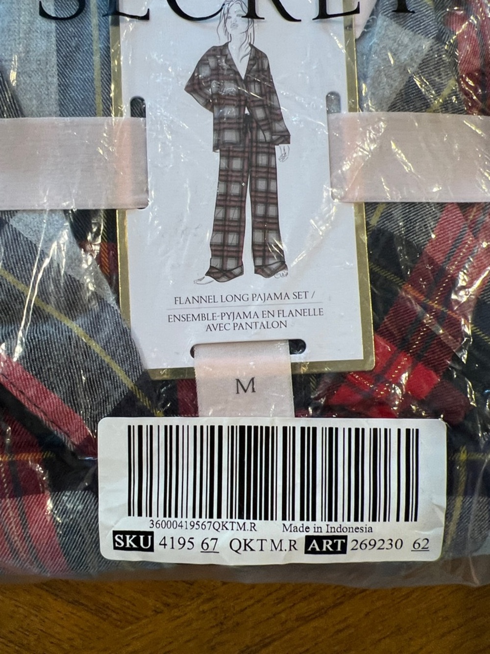 NWT Victoria's Secret Red Black Plaid Flannel Long Pajama Set Size Medium - Picture 2 of 4
